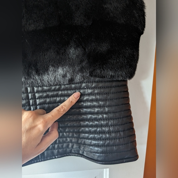 GUESS Faux Fur Black Zip Up Vest Size Medium Glam Punk Rock NYE - Picture 14 of 14